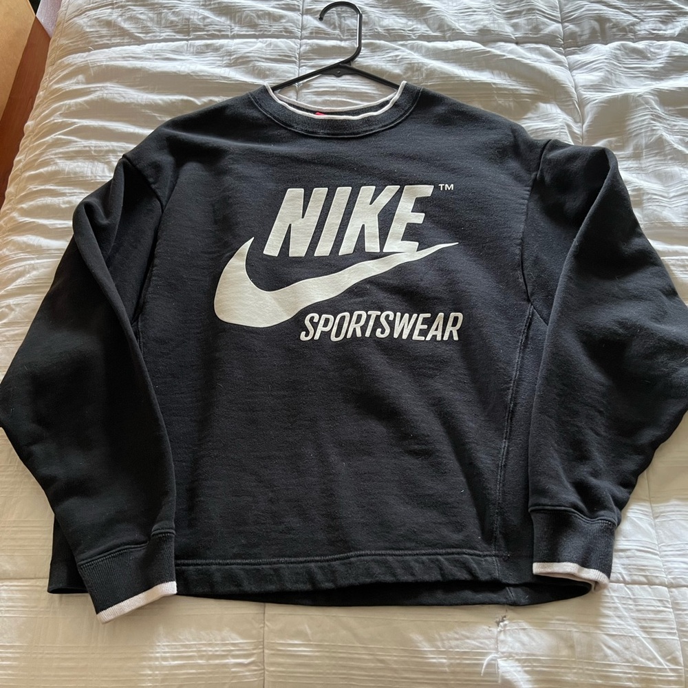 nike sweatshirt